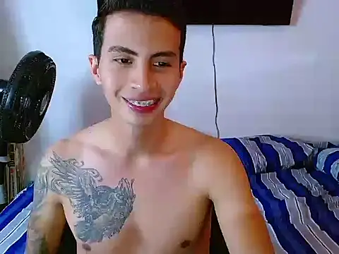 Snapshot of Velk_hot chatting on July 3, 2:56 pm Velk hot online show from July 3, 2:56 pm