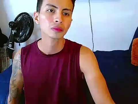 Snapshot of Velk_hot chatting on July 29, 3:10 pm Velk hot online show from July 29, 3:10 pm