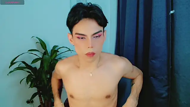 Snapshot of femboykeene chatting on May 30, 2:30 am femboykeene online show from May 30, 2:30 am