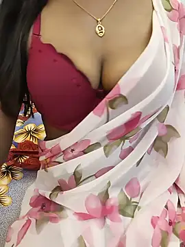 Snapshot of beby_girLL chatting on June 15, 5:53 am beby girLL online show from June 15, 5:53 am