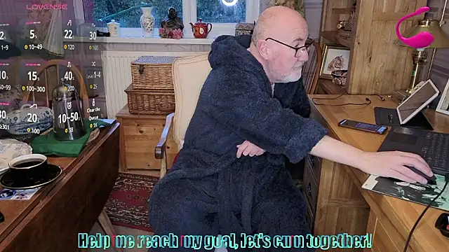 Adamdaddybear online show from January 9, 8:17 am