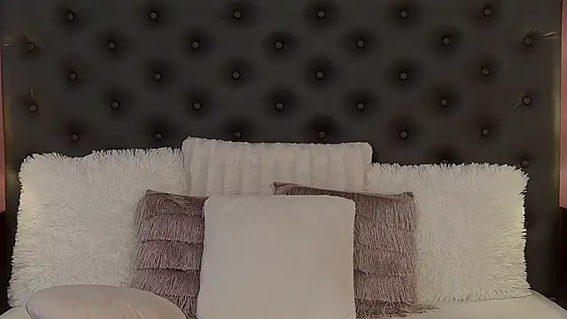 JaquelineM online show from February 27, 6:02 am