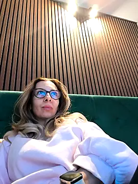 SukyGirl online show from May 5, 4:37 pm