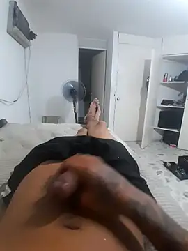 Snapshot of elcobin chatting on February 9, 1:22 am elcobin online show from February 9, 1:22 am