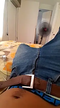 Snapshot of elcobin chatting on March 1, 12:07 am elcobin online show from March 1, 12:07 am