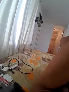 Snapshot of elcobin chatting on March 12, 2:09 am elcobin online show from March 12, 2:09 am