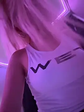 XMelissaX online show from September 11, 7:25 pm