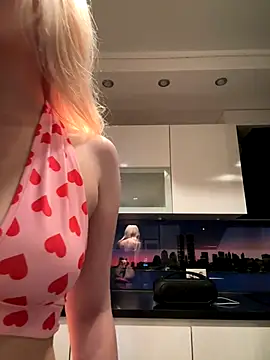 XMelissaX online show from October 22, 7:35 pm