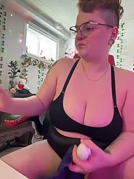 Sweetleeahxx online show from March 6, 12:45 pm