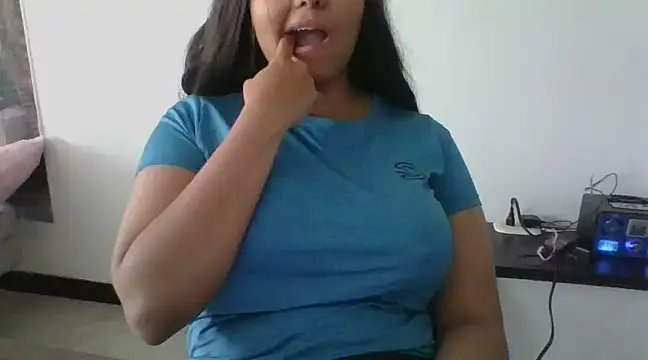 Miapeyton online show from December 2, 6:32 pm