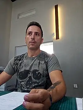 Snapshot of Lucas___81 chatting on October 25, 8:00 am Lucas   81 online show from October 25, 8:00 am