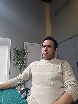 Snapshot of Lucas___81 chatting on March 4, 7:20 pm Lucas 81 online show from March 4, 7:20 pm