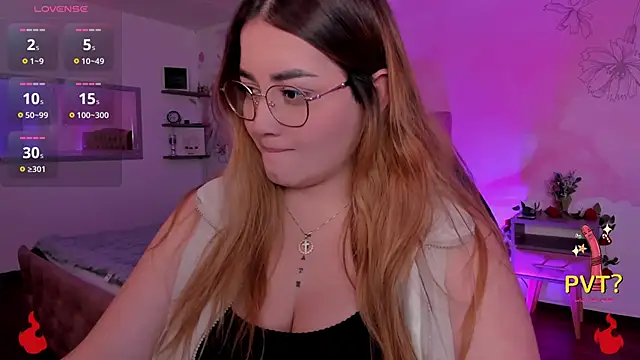 Lucia star   online show from March 21, 2:39 am