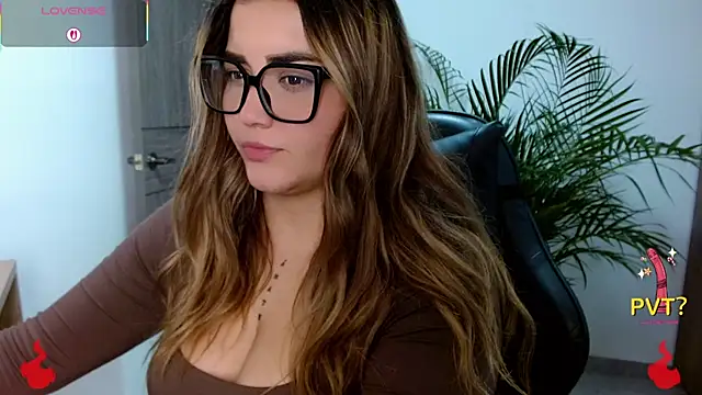 Snapshot of Lucia_star__ chatting on April 20, 8:54 pm Lucia star online show from April 20, 8:54 pm