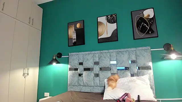 Snapshot of MAVIE_IVANOVA chatting on February 2, 12:15 pm MAVIE IVANOVA online show from February 2, 12:15 pm