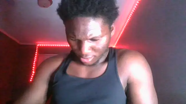 Snapshot of Festivitiesking1 chatting on June 3, 2:25 am Festivitiesking1 online show from June 3, 2:25 am