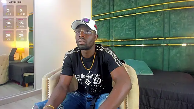 Snapshot of Latrellx7 chatting on January 29, 10:27 am Latrellx7 online show from January 29, 10:27 am