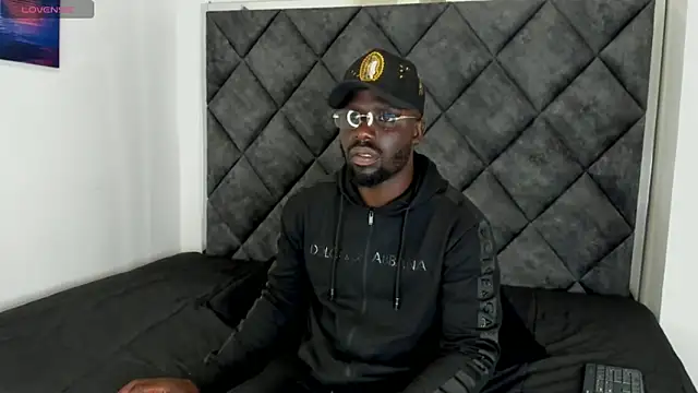 Snapshot of Latrellx7 chatting on October 16, 3:40 am Latrellx7 online show from October 16, 3:40 am