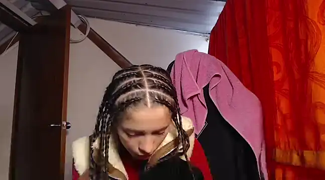 Snapshot of sweetdam12 chatting on January 11, 9:04 pm sweetdam12 online show from January 11, 9:04 pm