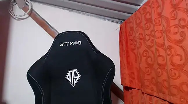 Snapshot of sweetdam12 chatting on March 10, 11:16 pm sweetdam12 online show from March 10, 11:16 pm