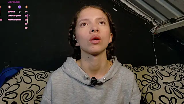 Snapshot of sweetdam12 chatting on October 25, 8:14 pm sweetdam12 online show from October 25, 8:14 pm