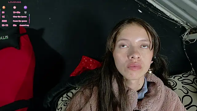 Snapshot of sweetdam12 chatting on November 7, 9:15 pm sweetdam12 online show from November 7, 9:15 pm