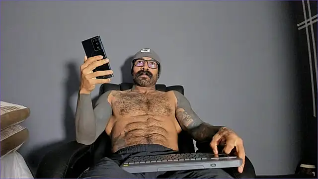 Snapshot of Brock_hurn1 chatting on July 28, 3:32 pm Brock hurn1 online show from July 28, 3:32 pm