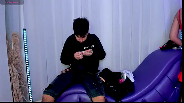 Snapshot of Yourslust_ chatting on November 21, 9:13 pm Yourslust online show from November 21, 9:13 pm