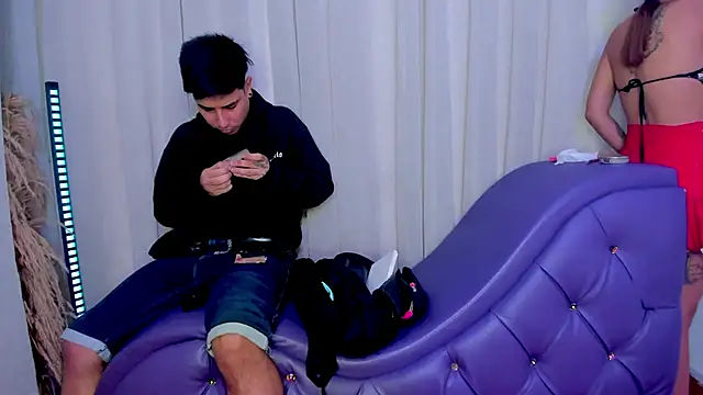 Yourslust  online show from December 16, 8:03 pm