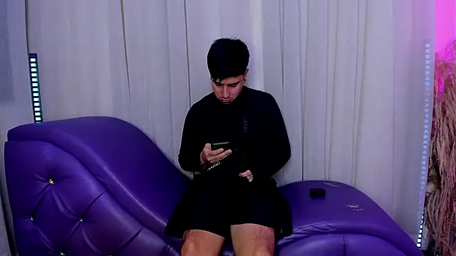 Yourslust  online show from February 1, 12:37 pm