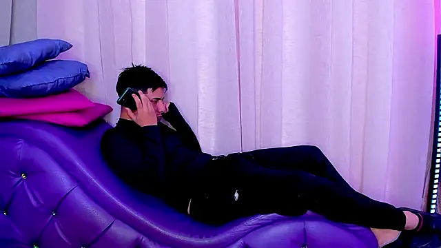 Yourslust  online show from February 22, 1:40 am