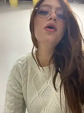 Snapshot of sweet_valery21 chatting on February 28, 2:20 pm sweet valery21 online show from February 28, 2:20 pm