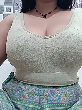 Snapshot of cute-mahek chatting on May 29, 8:51 pm cute-mahek online show from May 29, 8:51 pm