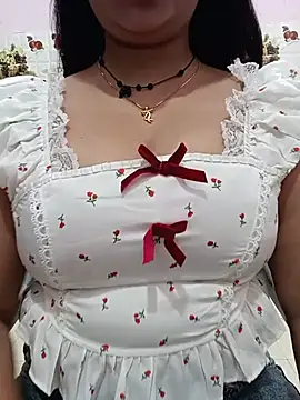 Snapshot of cute-mahek chatting on June 1, 9:44 am cute-mahek online show from June 1, 9:44 am