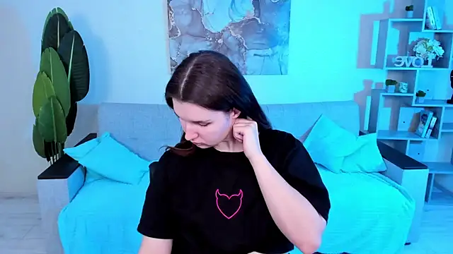 Snapshot of BonneyLove chatting on January 21, 10:41 pm BonneyLove online show from January 21, 10:41 pm