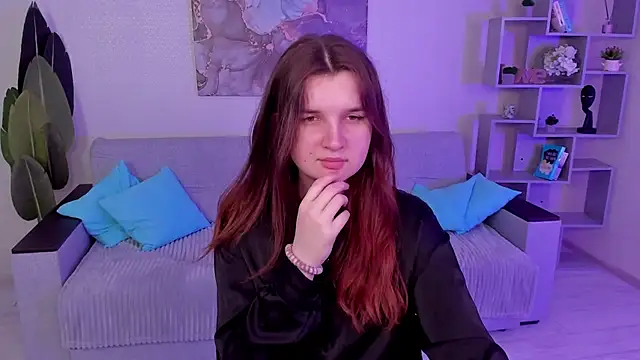 Snapshot of BonneyLove chatting on March 19, 5:28 pm BonneyLove online show from March 19, 5:28 pm