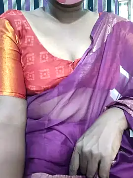 Snapshot of Indiandolly23 chatting on March 13, 5:39 pm Indiandolly23 online show from March 13, 5:39 pm