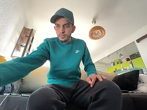 Rebeu313 online show from January 7, 1:57 pm