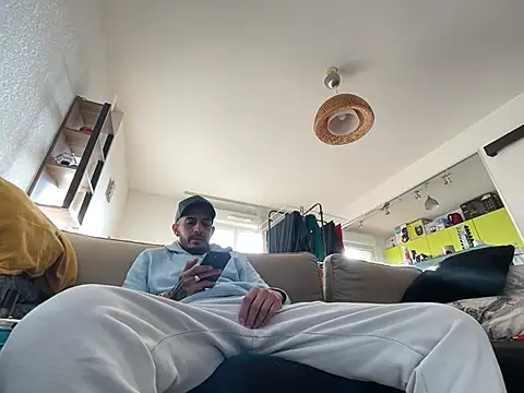 Rebeu313 online show from January 15, 2:35 pm