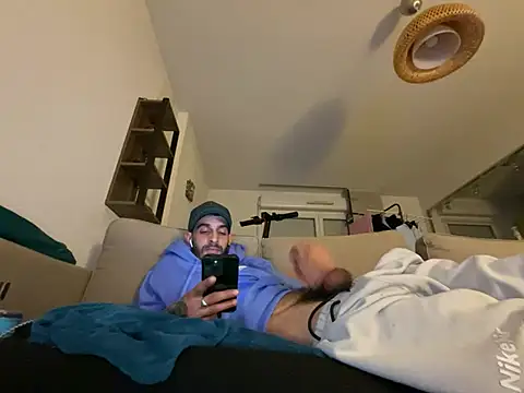 Rebeu313 online show from February 22, 12:49 am