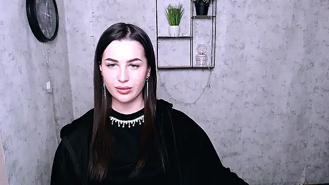 Snapshot of DivaKaily_ chatting on December 2, 8:33 pm DivaKaily  online show from December 2, 8:33 pm