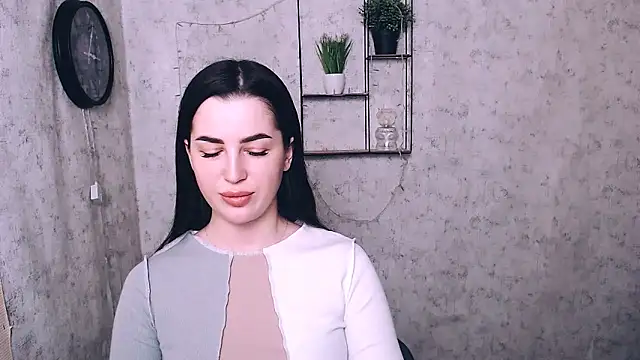 Snapshot of DivaKaily_ chatting on December 8, 8:51 am DivaKaily  online show from December 8, 8:51 am