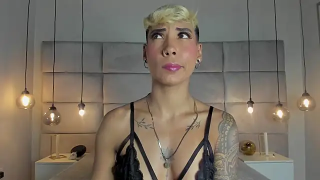 MiaMorgan  online show from January 24, 11:59 am