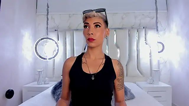 MiaMorgan  online show from March 8, 1:03 pm