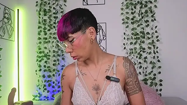 Snapshot of MiaMorgan_ chatting on May 15, 4:03 pm MiaMorgan online show from May 15, 4:03 pm