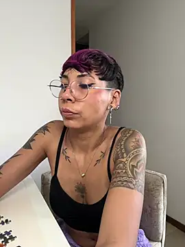 Snapshot of MiaMorgan_ chatting on June 2, 1:13 pm MiaMorgan online show from June 2, 1:13 pm