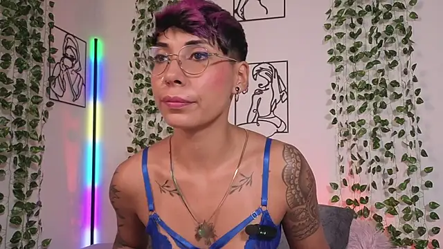 Snapshot of MiaMorgan_ chatting on June 21, 4:20 pm MiaMorgan online show from June 21, 4:20 pm