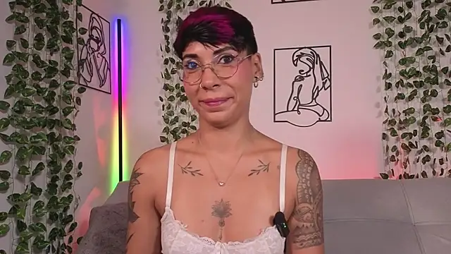 Snapshot of MiaMorgan_ chatting on June 25, 12:42 pm MiaMorgan online show from June 25, 12:42 pm