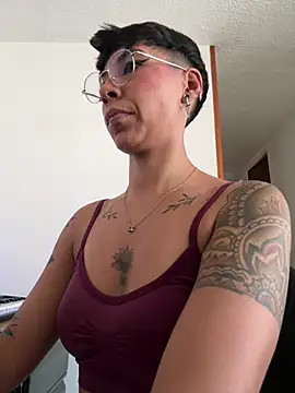 Snapshot of MiaMorgan_ chatting on July 28, 2:46 pm MiaMorgan online show from July 28, 2:46 pm