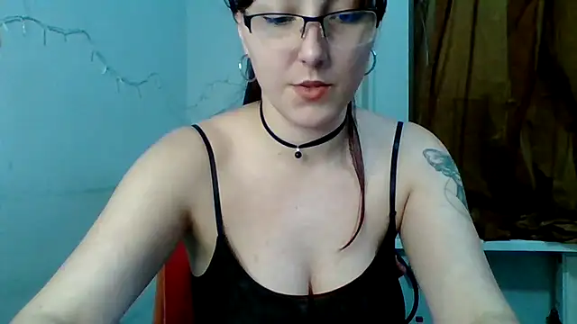 Snapshot of MiaStika chatting on February 24, 7:30 pm MiaStika online show from February 24, 7:30 pm